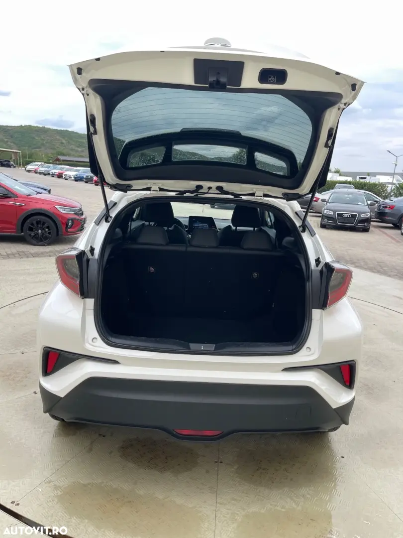 Toyota C-HR Hybrid Club