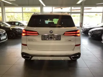 X5 50e MSp SoftClose Ventilation 360 HUD AmbAir GestureContr