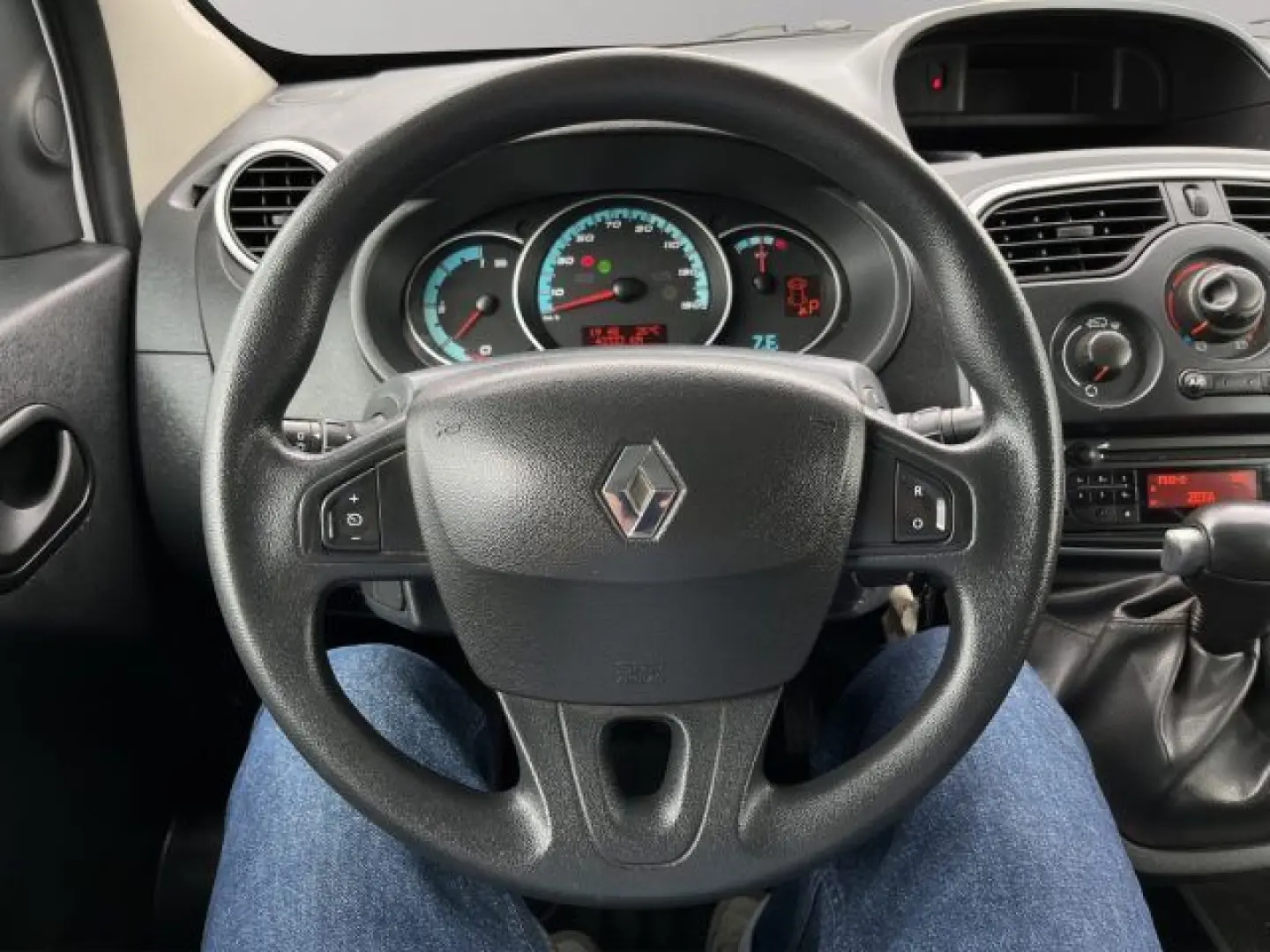 RENAULT Kangoo Z.E. ALLESTITO