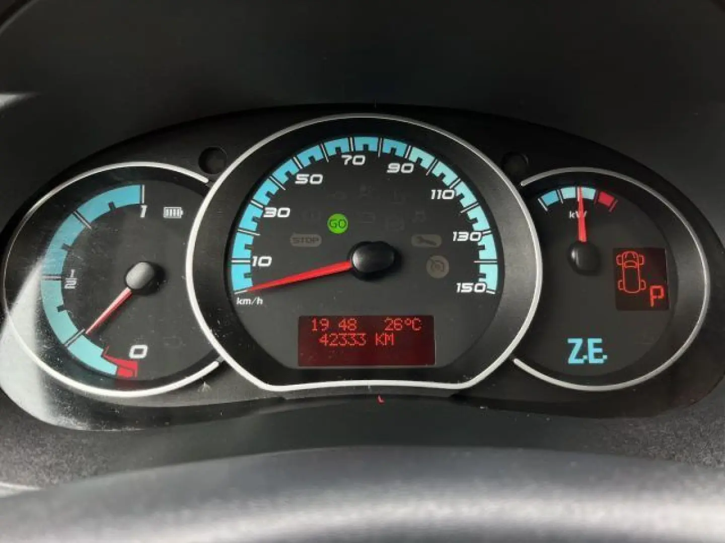 RENAULT Kangoo Z.E. ALLESTITO