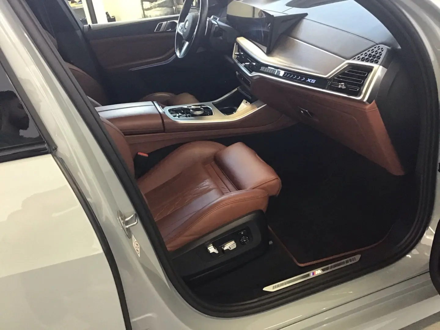 X5 xDrive50e M Sport IconicGlow Ventilation H&K