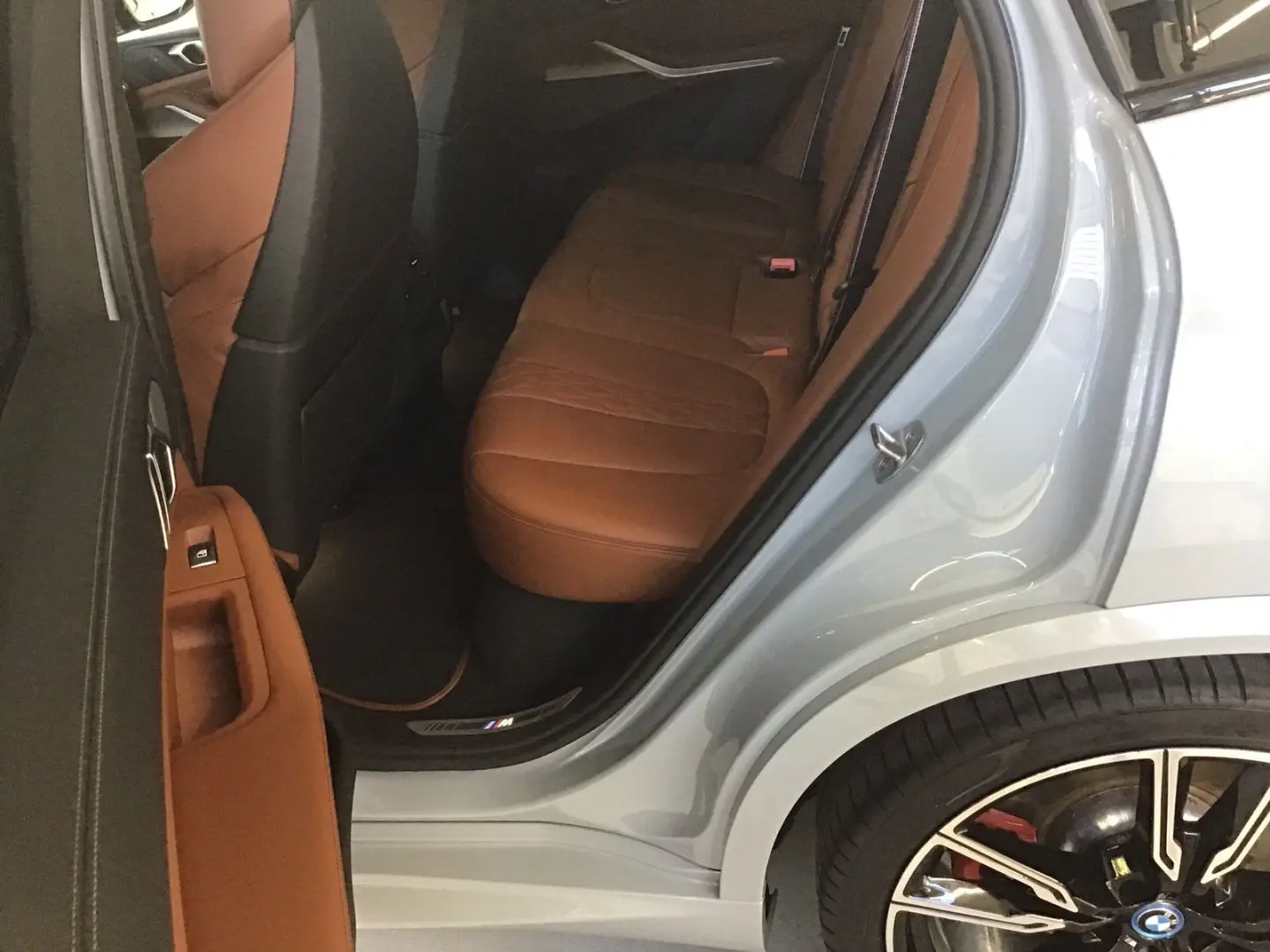 X5 xDrive50e M Sport IconicGlow Ventilation H&K