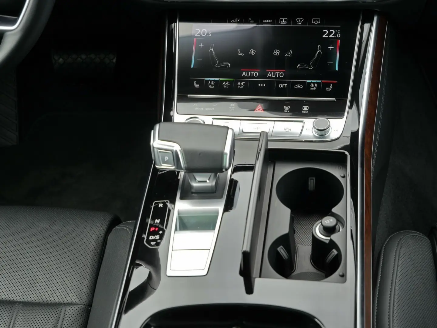 A8 60 TFSIe quattro S Line HuD Pano air Nacht