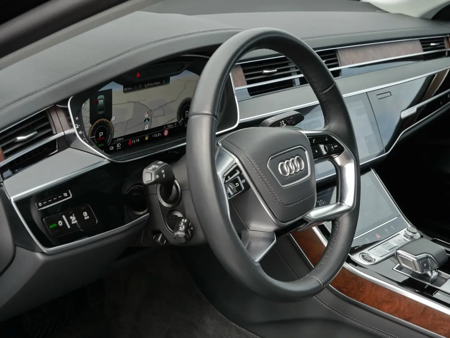 A8 60 TFSIe quattro S Line HuD Pano air Nacht