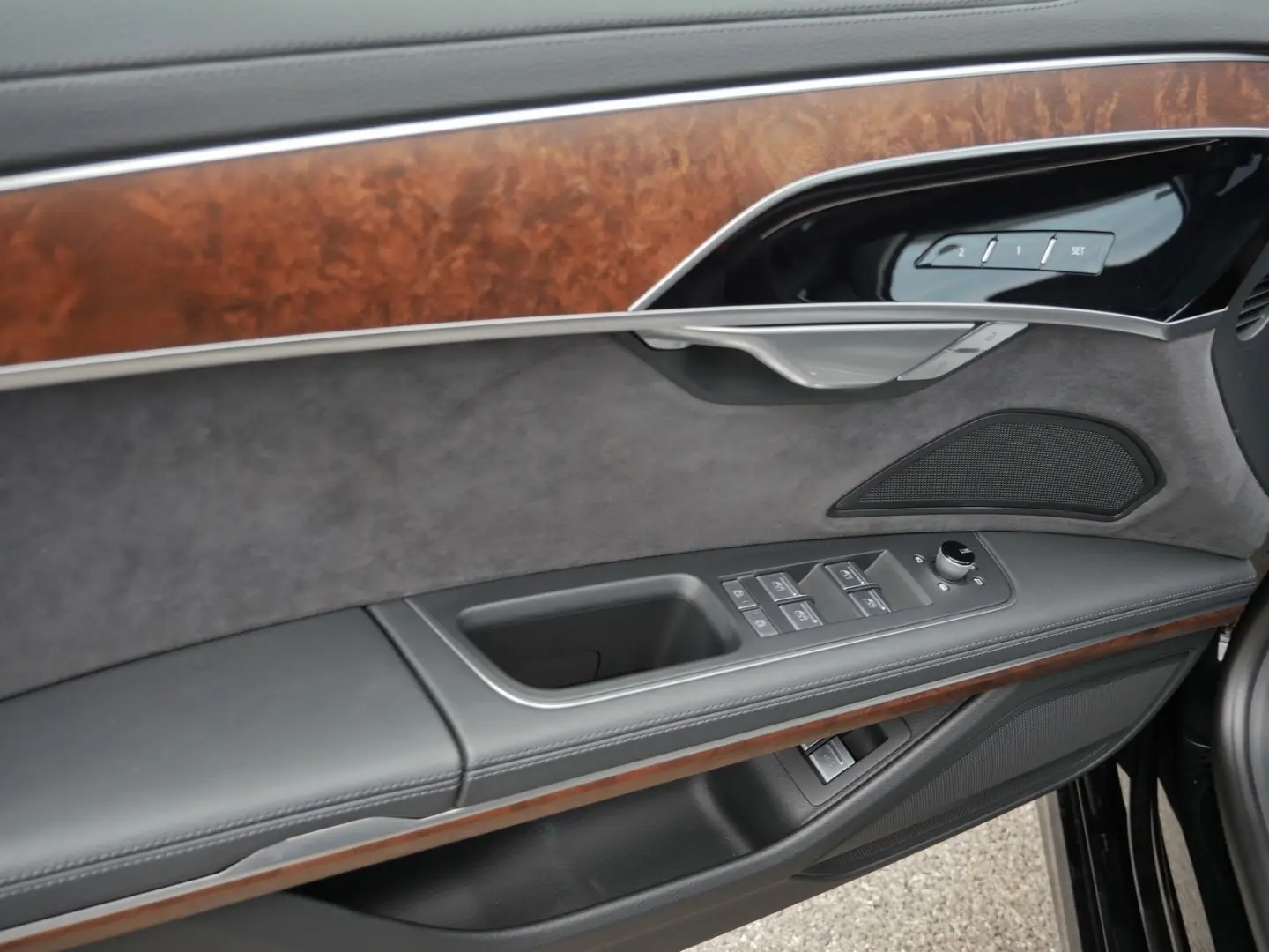 A8 60 TFSIe quattro S Line HuD Pano air Nacht