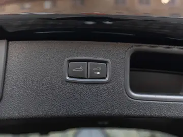 Macan LED 360  BOSE PANO NAV SZH 14 WEGE MEMORY