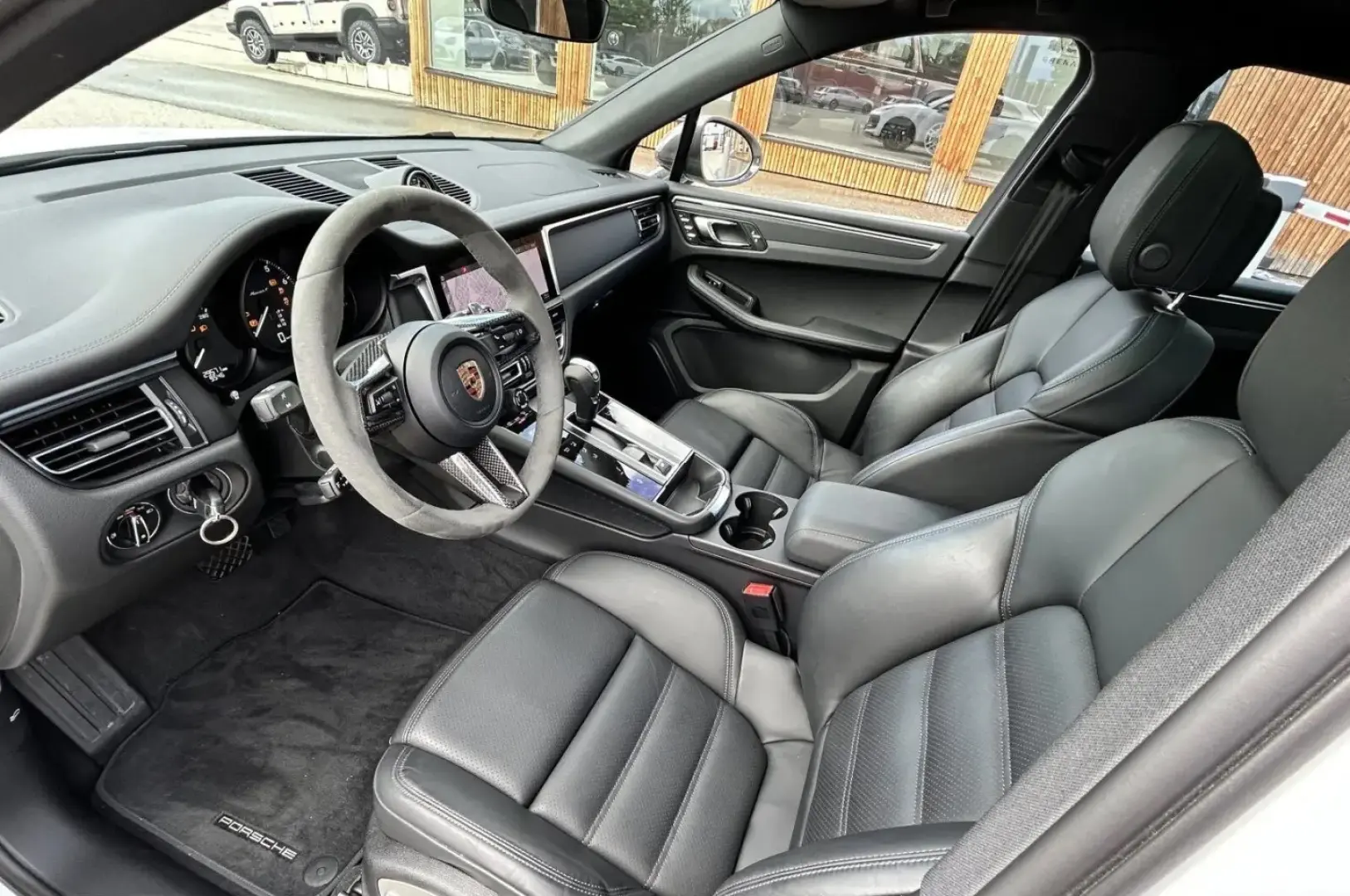 Macan 2.0 T OPF PANO AHK LED SPORTCHRONOPAKET