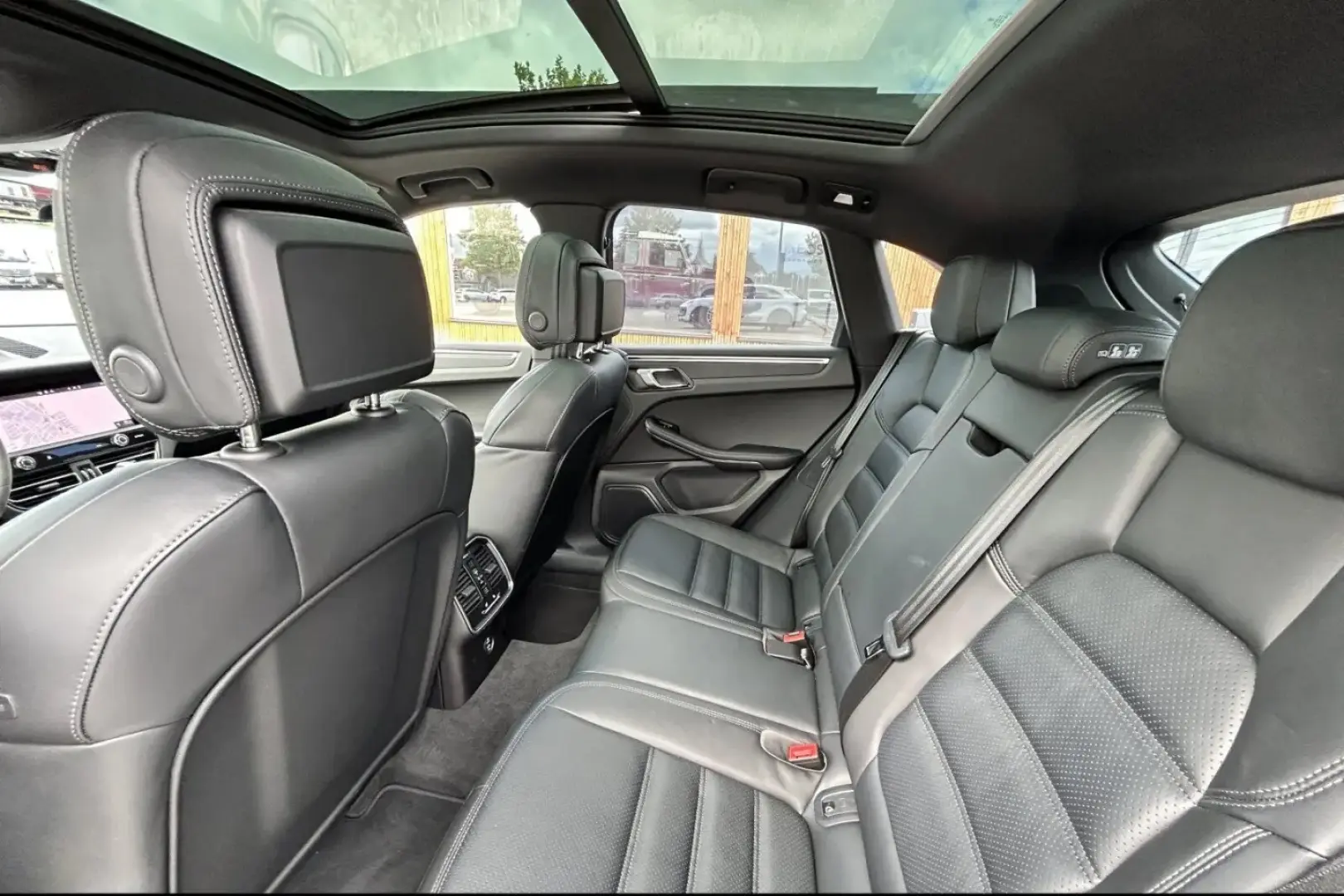 Macan 2.0 T OPF PANO AHK LED SPORTCHRONOPAKET