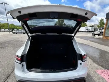 Macan 2.0 T OPF PANO AHK LED SPORTCHRONOPAKET