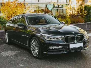 BMW 750