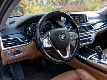 BMW 750