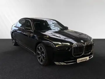 750e xDrive Selbstlenkende Systeme  360