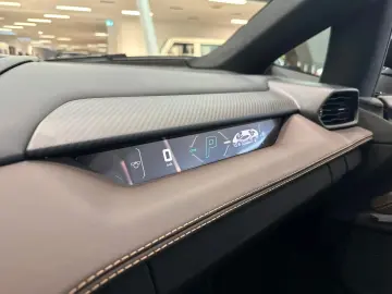 Revuelto Ad Personam Int & Ext Beifahrerdisplay