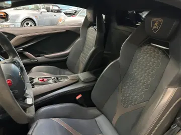 Revuelto Ad Personam Int & Ext Beifahrerdisplay