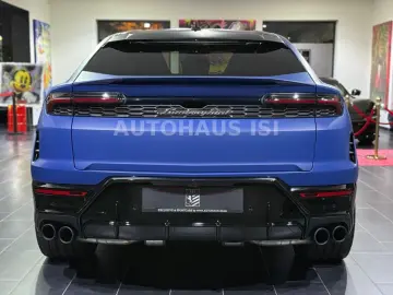 Urus SE BLU GRIFO MATT AD-PERSONAM CARBON 3D B&O