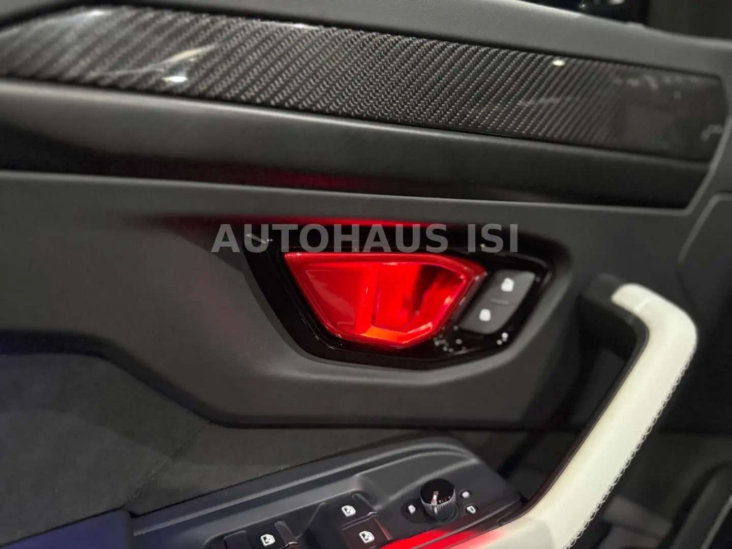 Urus SE BLU GRIFO MATT AD-PERSONAM CARBON 3D B&O