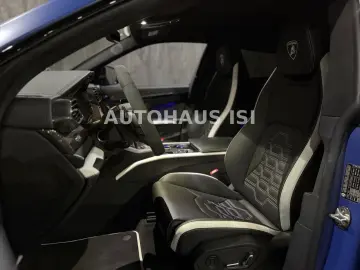 Urus SE BLU GRIFO MATT AD-PERSONAM CARBON 3D B&O