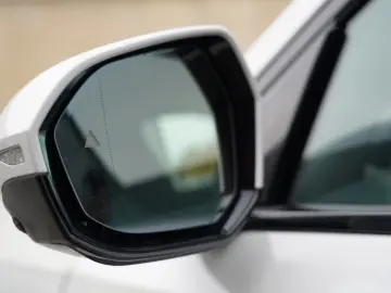 740 d xDrive M Sport SKYLOUNGE LUFT 360 B&W HUD