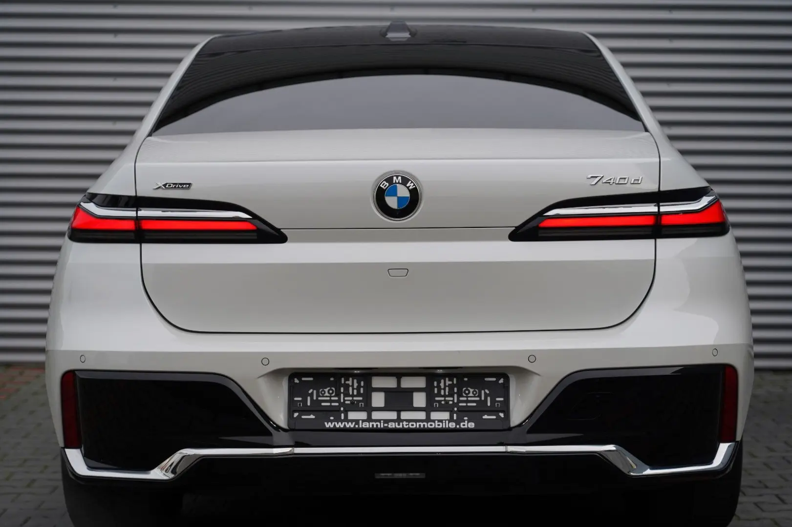 740 d xDrive M Sport SKYLOUNGE LUFT 360 B&W HUD