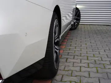 740 d xDrive M Sport SKYLOUNGE LUFT 360 B&W HUD