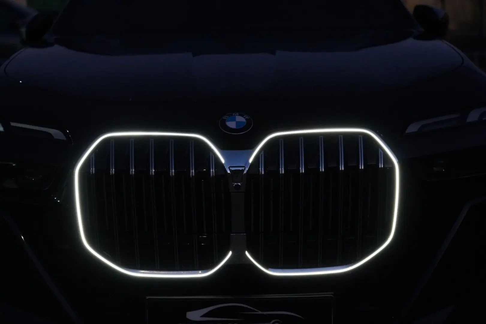 740 d xDrive M Sport SKYLOUNGE LUFT 360 B&W HUD