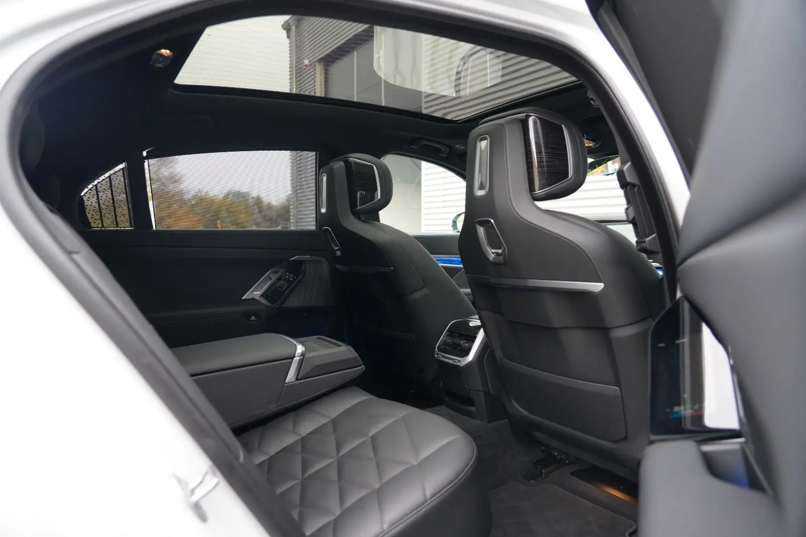 740 d xDrive M Sport SKYLOUNGE LUFT 360 B&W HUD