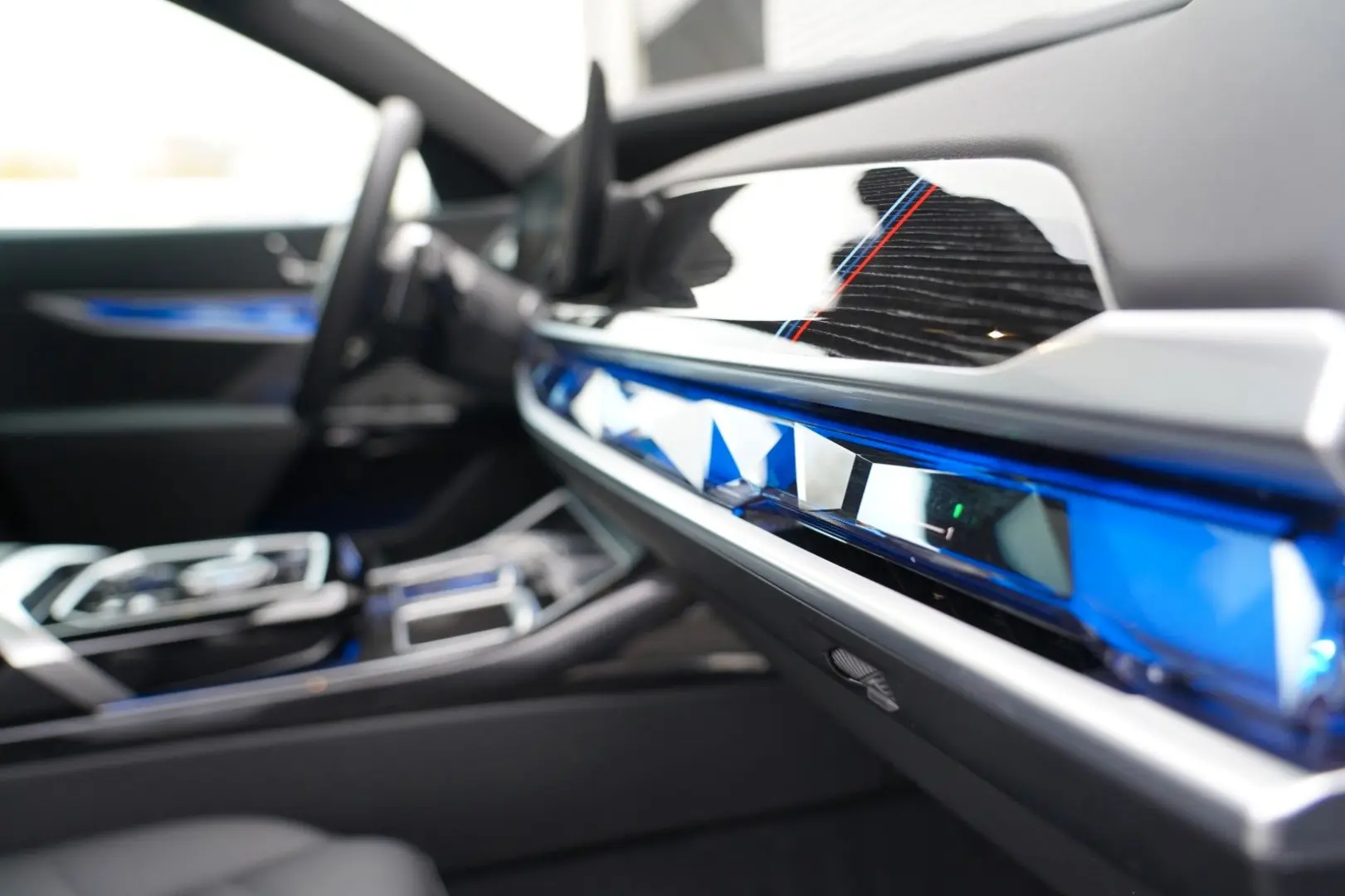 740 d xDrive M Sport SKYLOUNGE LUFT 360 B&W HUD