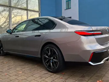 740d xDr. M-Sport Fond-Ent SkyL Autoba. 21  AHK