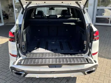 X5 40d xDrive M-SPORT LEDER Panorama 1. Hand