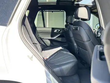 X5 40d xDrive M-SPORT LEDER Panorama 1. Hand