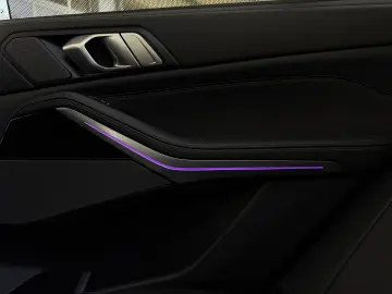 X5 40d xDrive M-SPORT LEDER Panorama 1. Hand