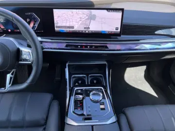 BMW 740d xDrive M-SPORTPAKET INNO KLIMA AKUSTIK