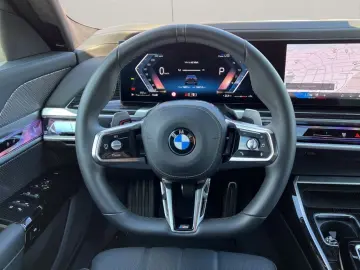 BMW 740d xDrive M-SPORTPAKET INNO KLIMA AKUSTIK