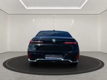 BMW 740d xDrive M-SPORTPAKET INNO KLIMA AKUSTIK