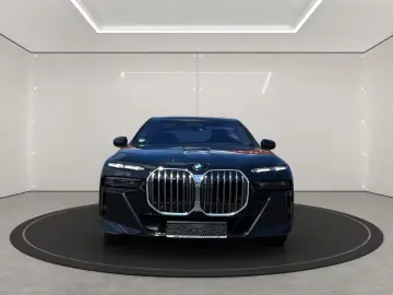 BMW 740d xDrive M-SPORTPAKET INNO KLIMA AKUSTIK