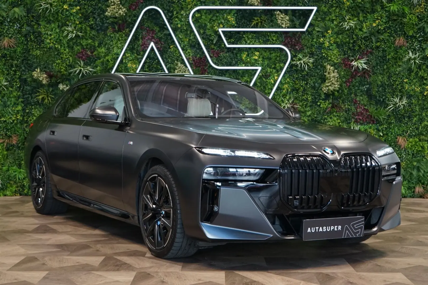 740dxDRIVE B&W INDIVIDUAL TOW SERVICE 86.529€NET