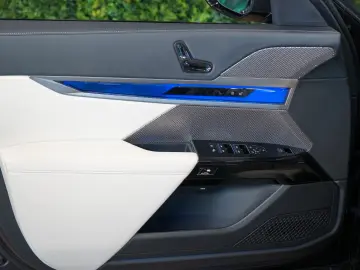 740dxDRIVE B&W INDIVIDUAL TOW SERVICE 86.529€NET