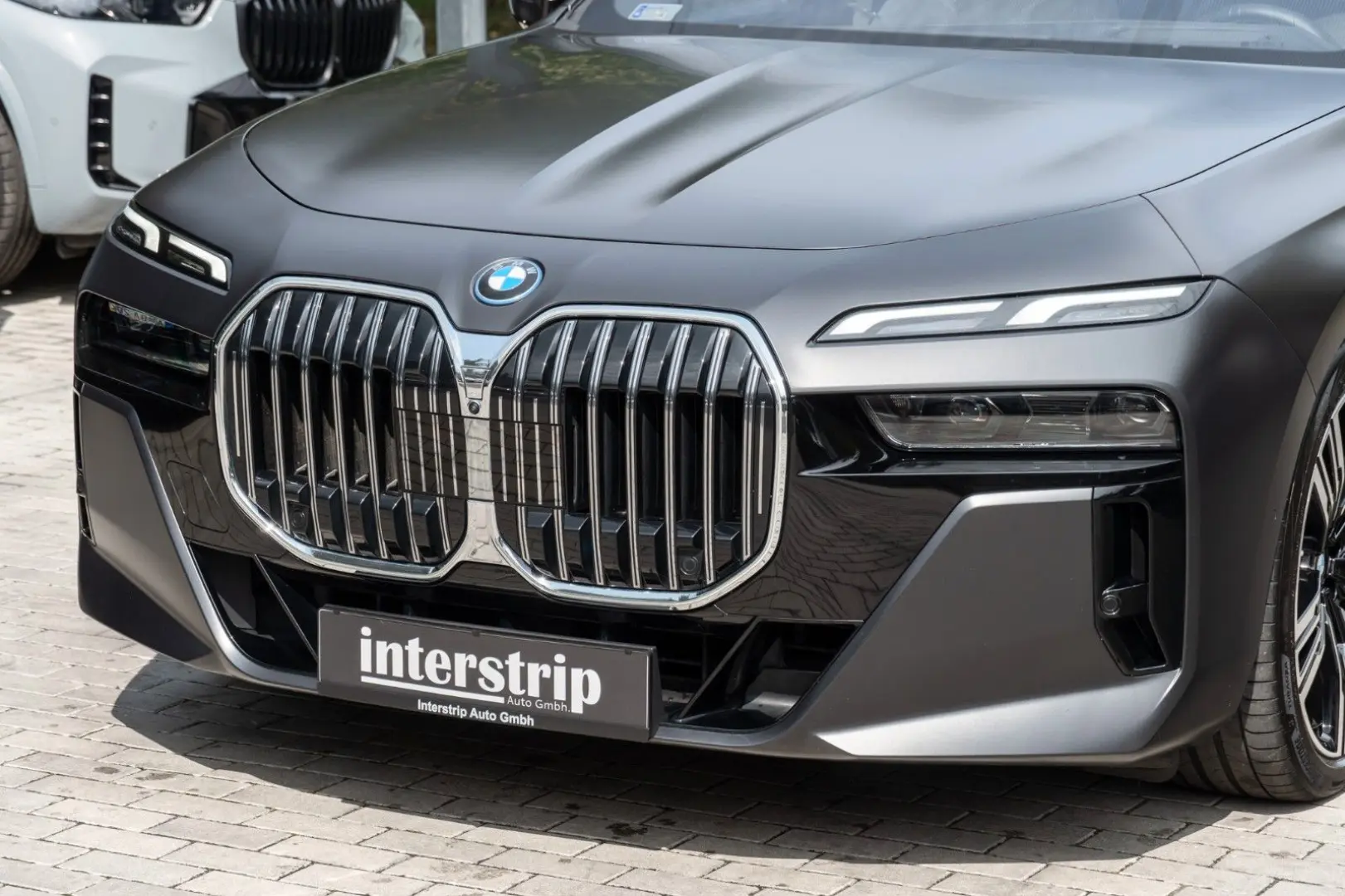 750e M SPORT.SKY.SOFTC.B&W.DR.ASS.360.INDIVIDUAL