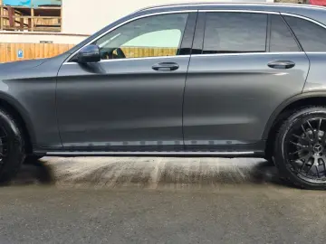 Mercedes-Benz GLC 220 d 4MATIC