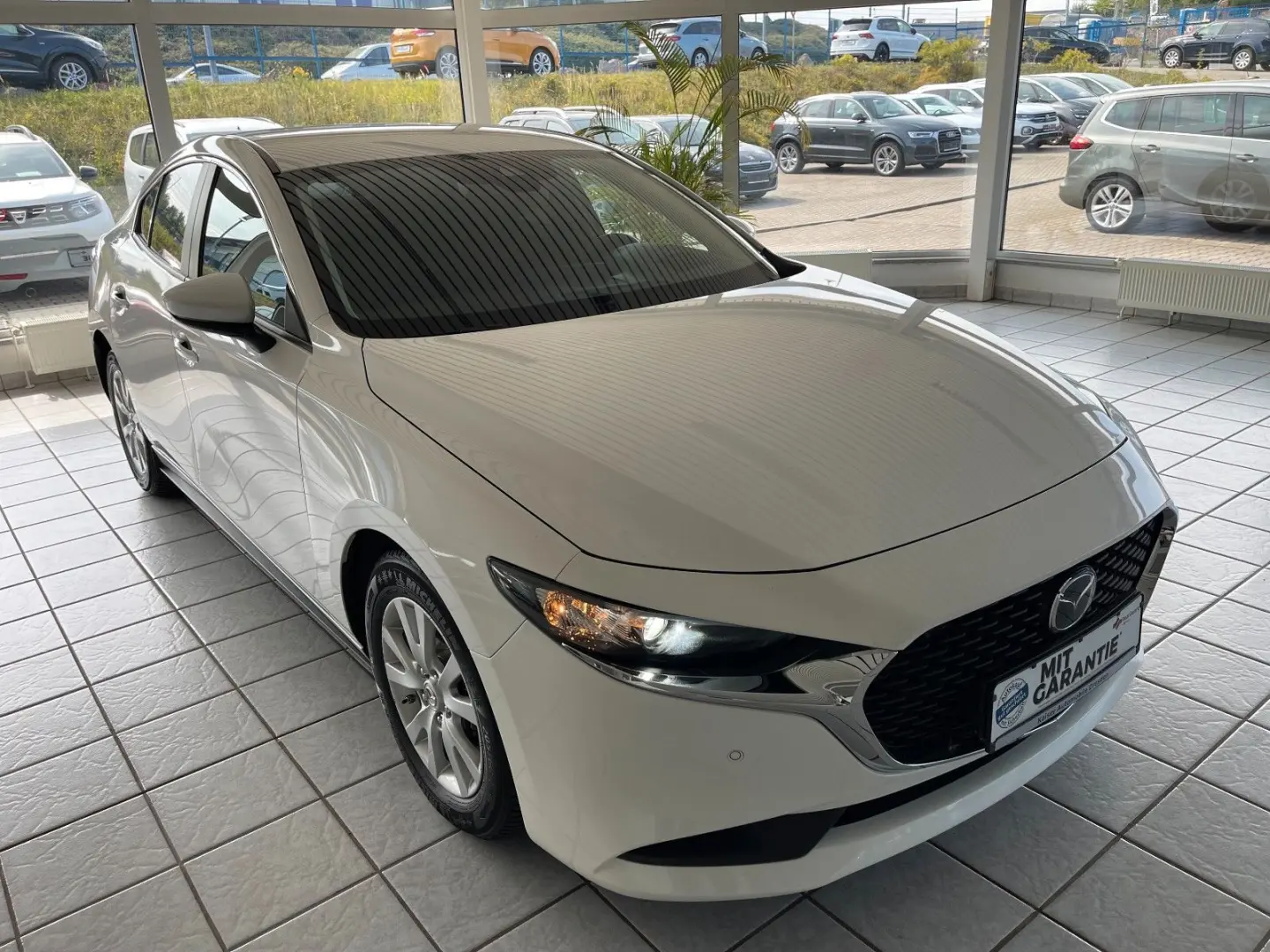 3 Lim. 4-trg. LED NAVI AbstTemp HeadUP TOP-Zust