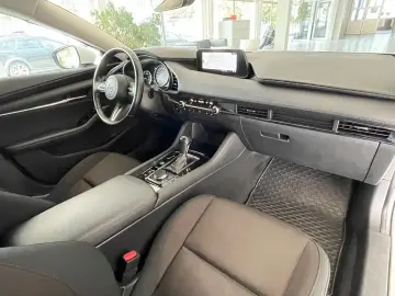 3 Lim. 4-trg. LED NAVI AbstTemp HeadUP TOP-Zust