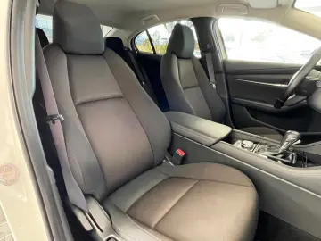 3 Lim. 4-trg. LED NAVI AbstTemp HeadUP TOP-Zust