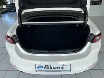 3 Lim. 4-trg. LED NAVI AbstTemp HeadUP TOP-Zust