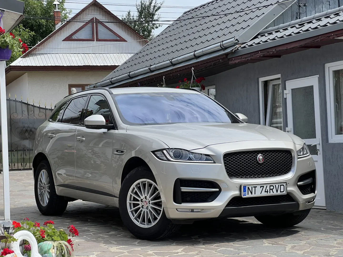 Jaguar F-Pace