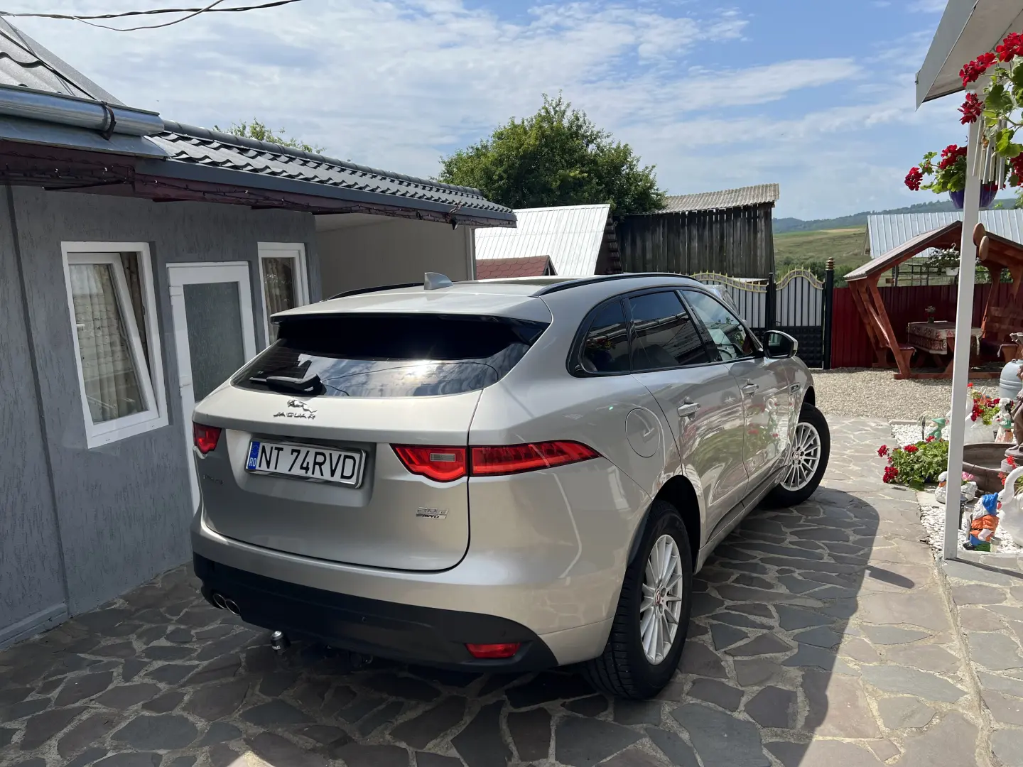 Jaguar F-Pace