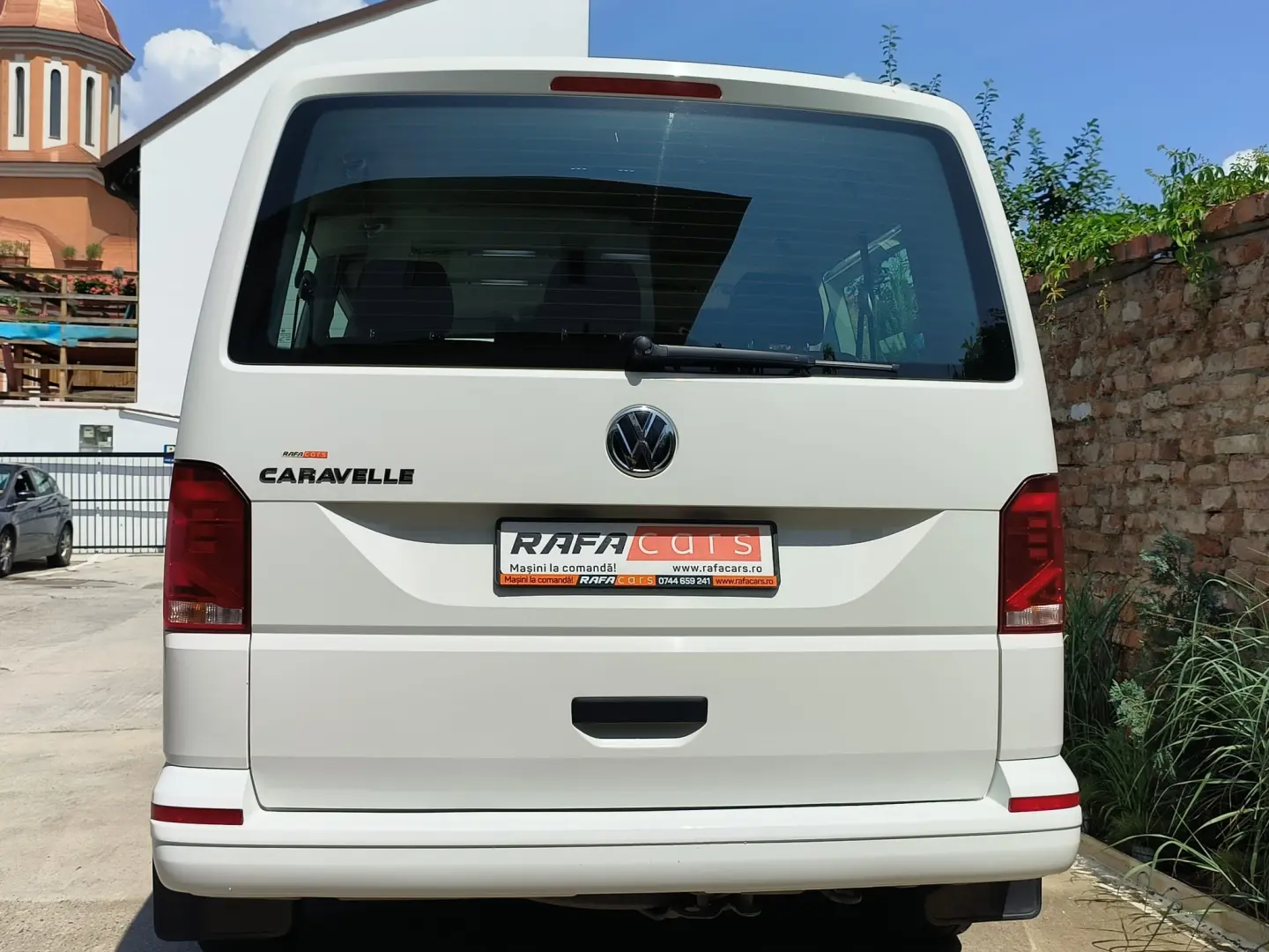 VOLKSWAGEN CARAVELE 2.0 TDI MANUAL 9 LOCURI