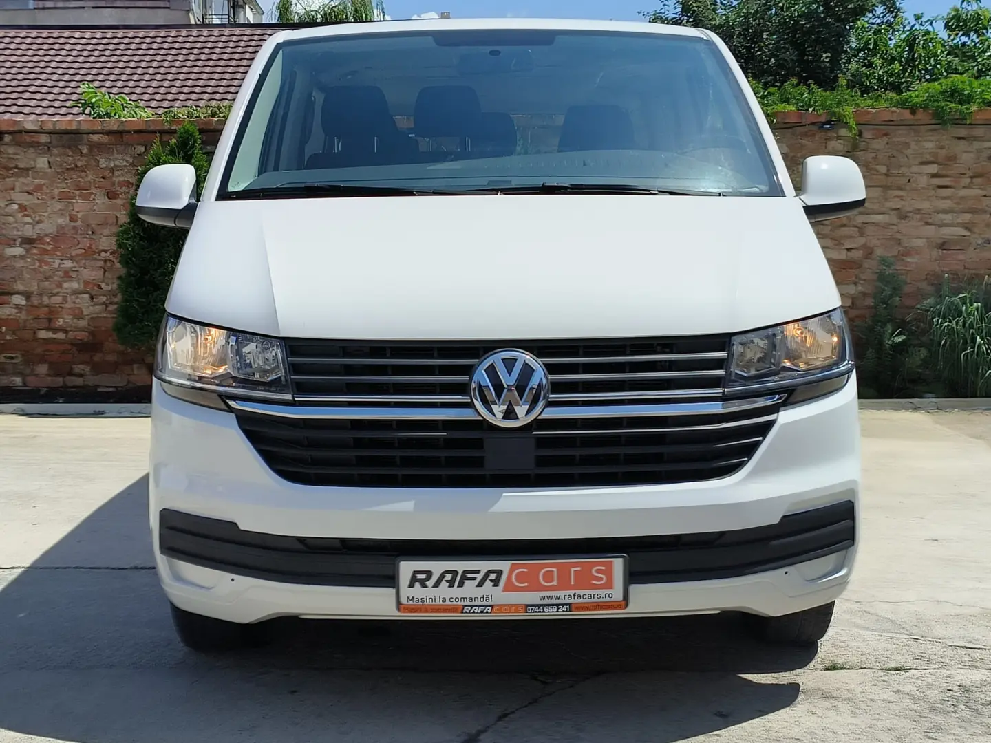 VOLKSWAGEN CARAVELE 2.0 TDI MANUAL 9 LOCURI