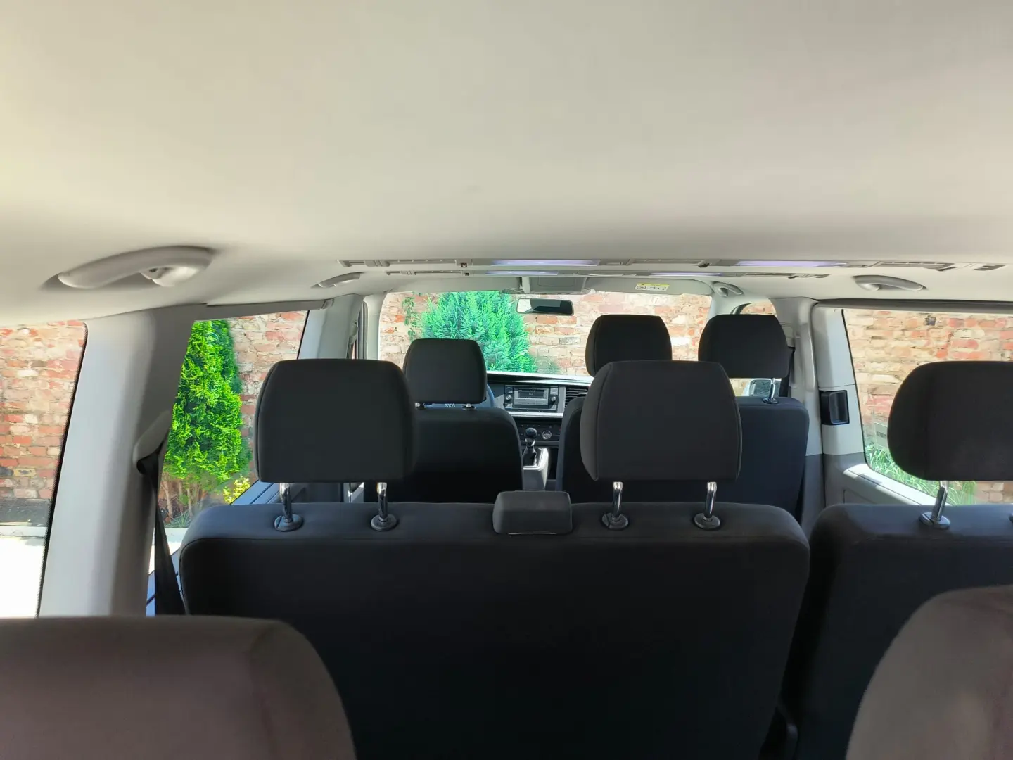 VOLKSWAGEN CARAVELE 2.0 TDI MANUAL 9 LOCURI