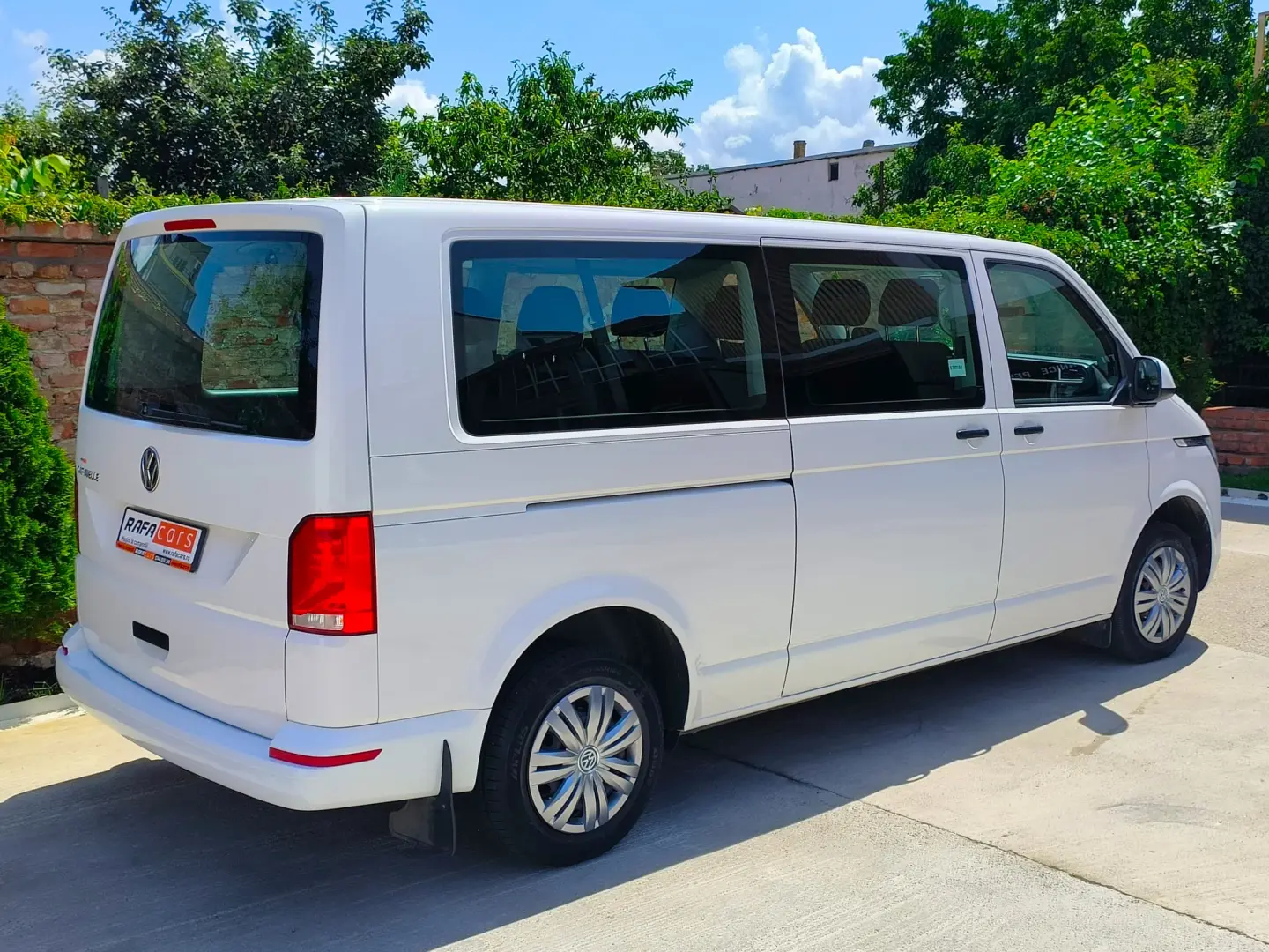 VOLKSWAGEN CARAVELE 2.0 TDI MANUAL 9 LOCURI