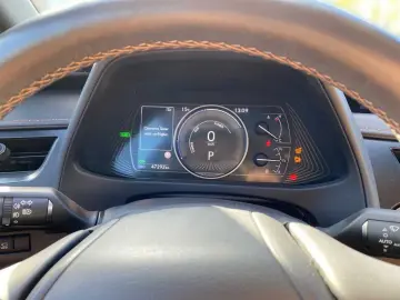 UX 250h 2.0 Hybrid Luxury Ventilation 360 HUD